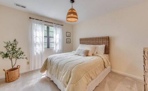 1502 Oriole Ln, Saint Louis MO 63144-1110 exterior