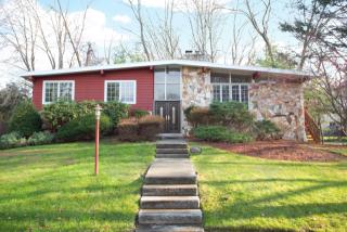 383 Franklin St, Haworth, NJ 07641-1417