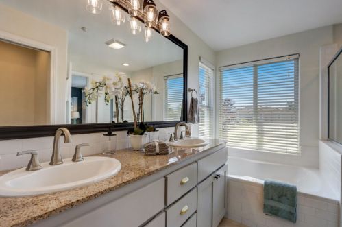 227 Vista Roma Way, San Jose CA 95136-4444 exterior