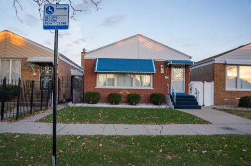 4635 Leamington Ave, Chicago, IL 60630-3812