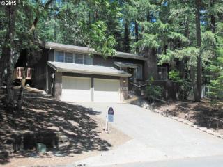 3827 Vine Maple St, Eugene, OR 97405-4494