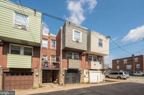 5961 Agusta St, Philadelphia PA 19152-1103 exterior