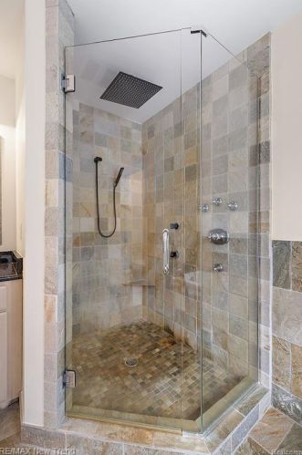 692 Appalachi St, Walled Lake MI  48390-1005 exterior