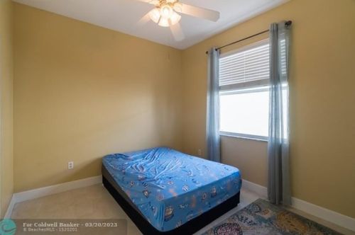 9597 Lindale Trace Blvd, Fort Pierce FL  34987-2439 exterior