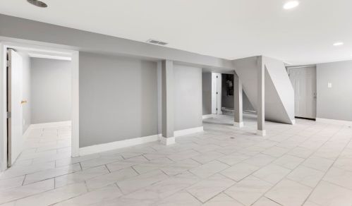 8155 Calumet Ave, Chicago IL 60619-4821 exterior