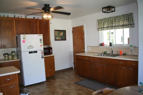 709 State St, East Tawas MI 48730-1623 exterior