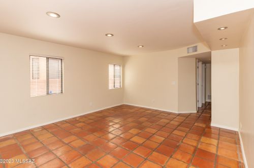 6125 Reliance Dr, Tucson AZ  85704-5326 exterior