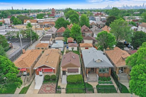 2337 Keating Ave, Chicago IL 60629-5513 exterior