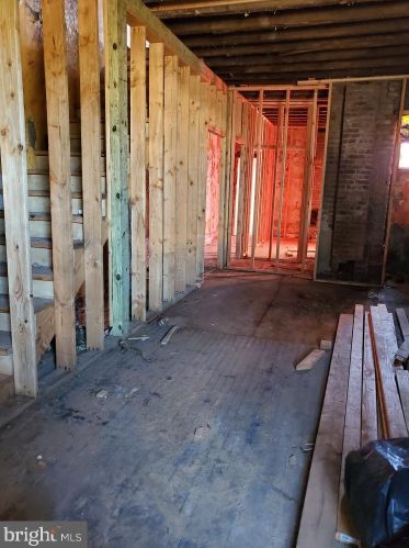 705 Bridge St, Trenton, NJ 08611-2212