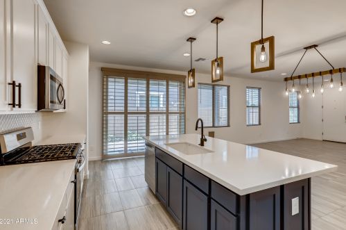 25772 20 Ln, Phoenix AZ 85041-7716 exterior