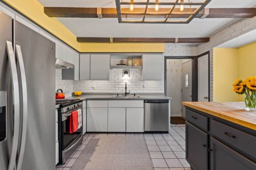 7919 57, Milwaukee WI 53218-5604 exterior