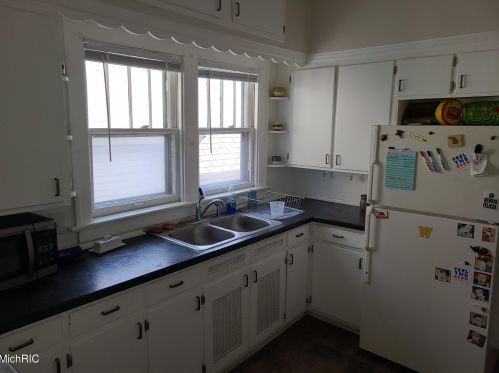 455 Lovell St, Kalamazoo MI 49007-4635 exterior