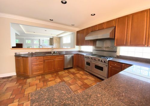 1821 Oakdale Ave, Chicago IL  60657-4023 exterior