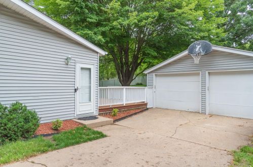 2134 Cumberland St, Kalamazoo, MI 49006-1375