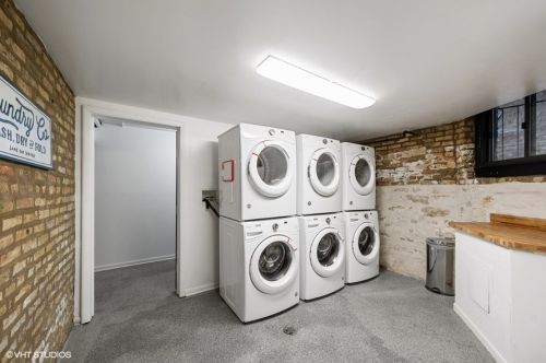 540 Belden Ave, Chicago IL  60614-3377 exterior