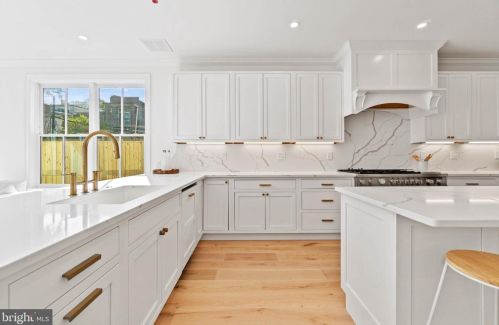 17 9th St, Washington DC  20003-1333 exterior