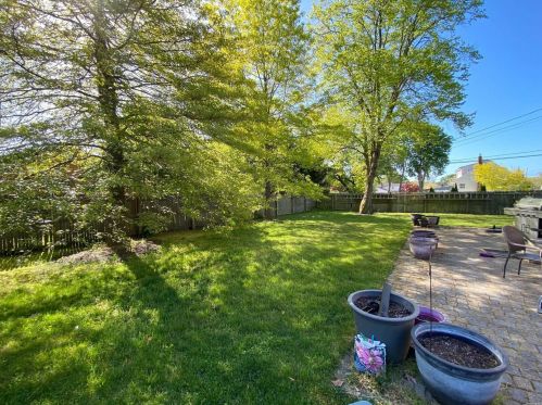 855 Walnut Ave, Bohemia NY 11716-2176 exterior