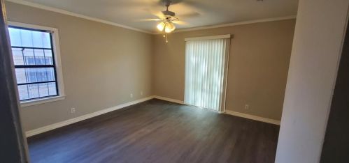 2720 Almeda Dr, Dallas TX 75216-3229 exterior