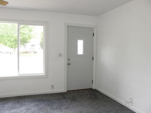 120 2nd St, Cassopolis, MI 49031-1124