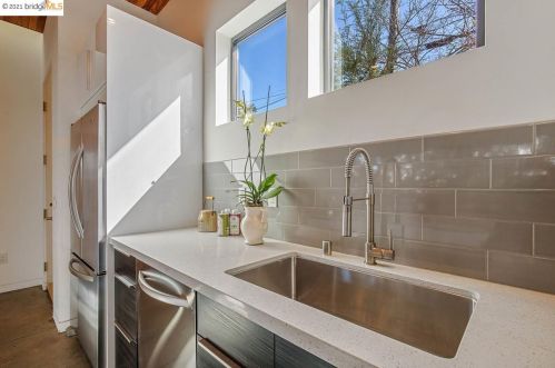 1441 Fairview St, Berkeley CA 94703-2442 exterior