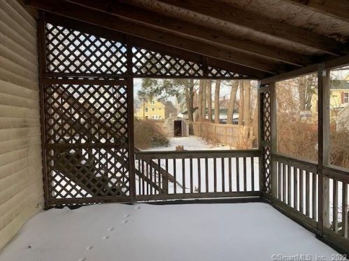 73 College St, Enfield CT 06082-3336 exterior