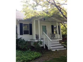 28 Pioneer Trl, Aurora, OH 44202-9317