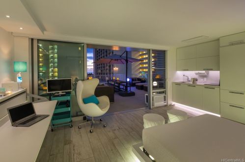 2572 Lemon Rd, Honolulu HI  96815-3766 exterior