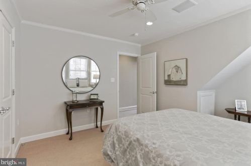 121 6 St, Washington DC 20002-2215 exterior