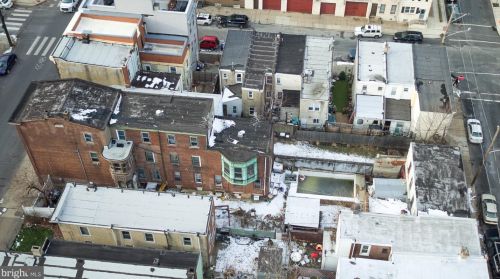 2209 Cumberland St, Philadelphia PA 19125-2204 exterior