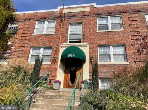 4559 Macarthur Blvd, Washington DC 20007-4212 exterior