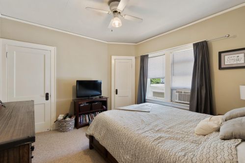 556 61, Milwaukee WI 53213-4166 exterior