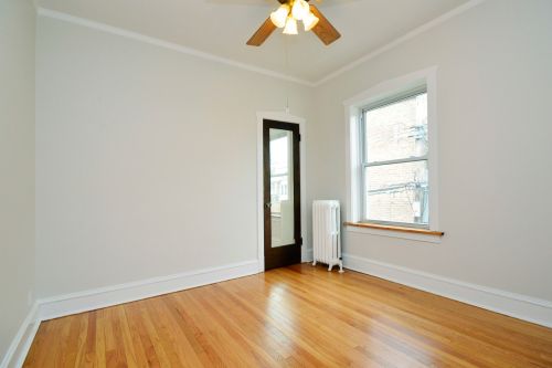 6211 Greenview Ave, Chicago IL  60660-1822 exterior