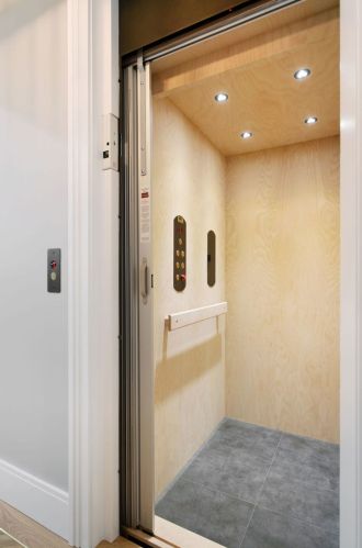 1928 Cleveland Ave, Chicago IL 60614-3749 exterior