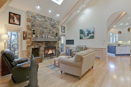 7383 Buccaneer Dr, Grand Rapids MI 49546-9104 exterior