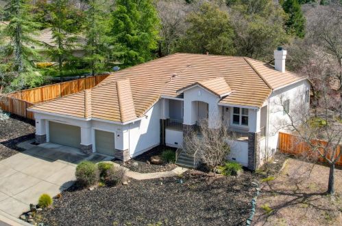 1045 Manning Dr, Folsom, CA 95762-5836