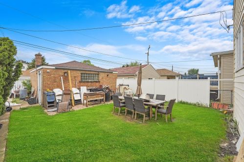 5616 Kolin Ave, Chicago IL 60629-4838 exterior