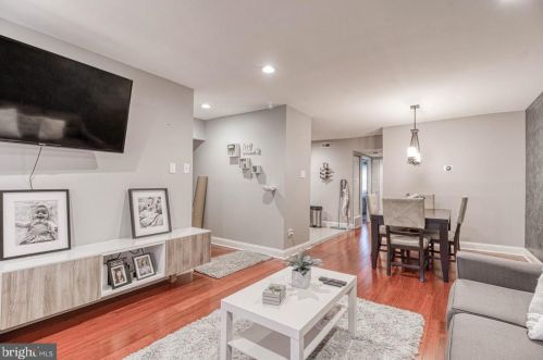 10829 Academy Rd, Philadelphia PA 19154-3901 exterior