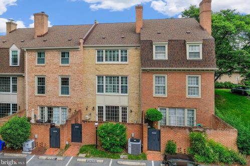 10941 Wickshire Way, Rockville, MD 20852-3220