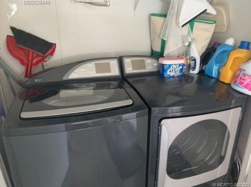 8702 Crown Dr, Boynton Beach FL 33436-7507 exterior