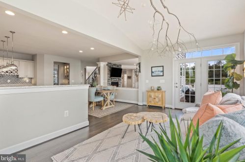 23073 Creighton Farms Dr, Leesburg VA 20175-6491 exterior