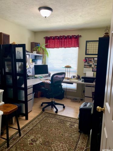 8672 Aspen Way, Sandy UT 84093-1827 exterior