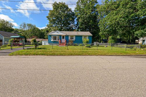 1 Berkshire Ln, Dover, NH 03820-4532