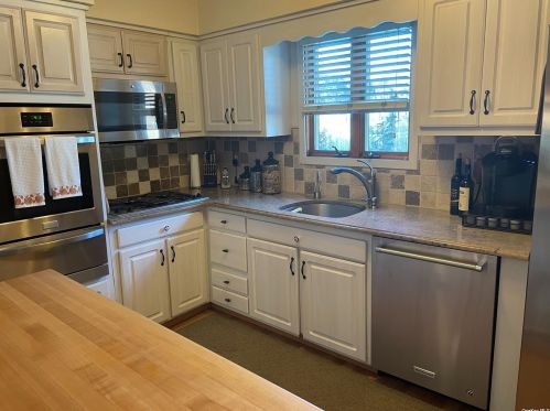 33 Laurinda Dr, Commack NY 11725-4503 exterior