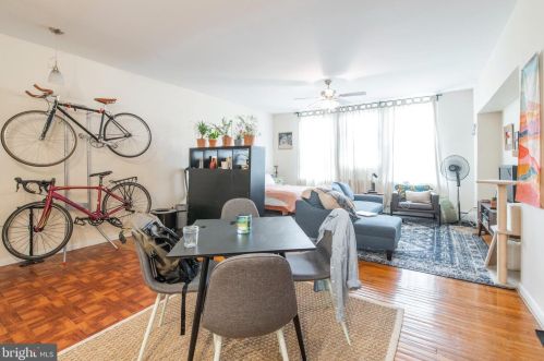 1821 Broad St, Philadelphia PA 19146-2232 exterior