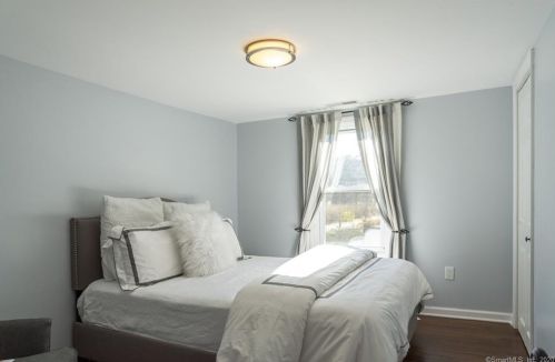 311 Wilton Rd, Ridgefield CT 06877-5723 exterior