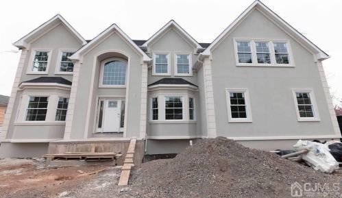 30 Duclos Ln, Edison NJ  08817-3467 exterior