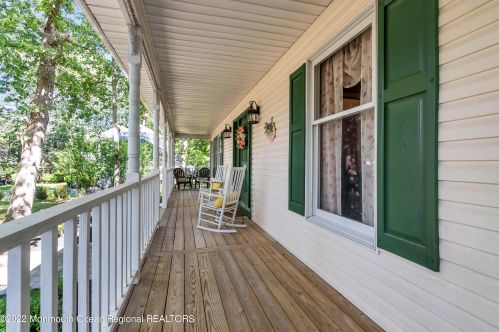 5 Dickens Ct, Jackson Twp NJ  08527-2844 exterior