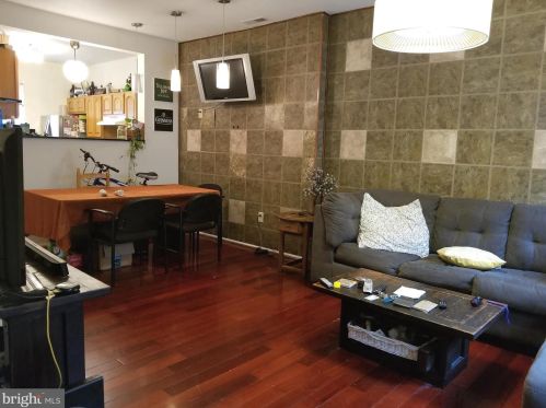 1231 Fitzwater St, Philadelphia PA  19147-2501 exterior