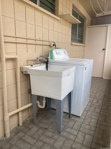 1430 Lusitana St, Honolulu HI 96813-2059 exterior