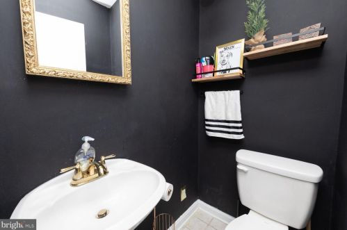 346 Krams Ave, Philadelphia PA 19128-4733 exterior